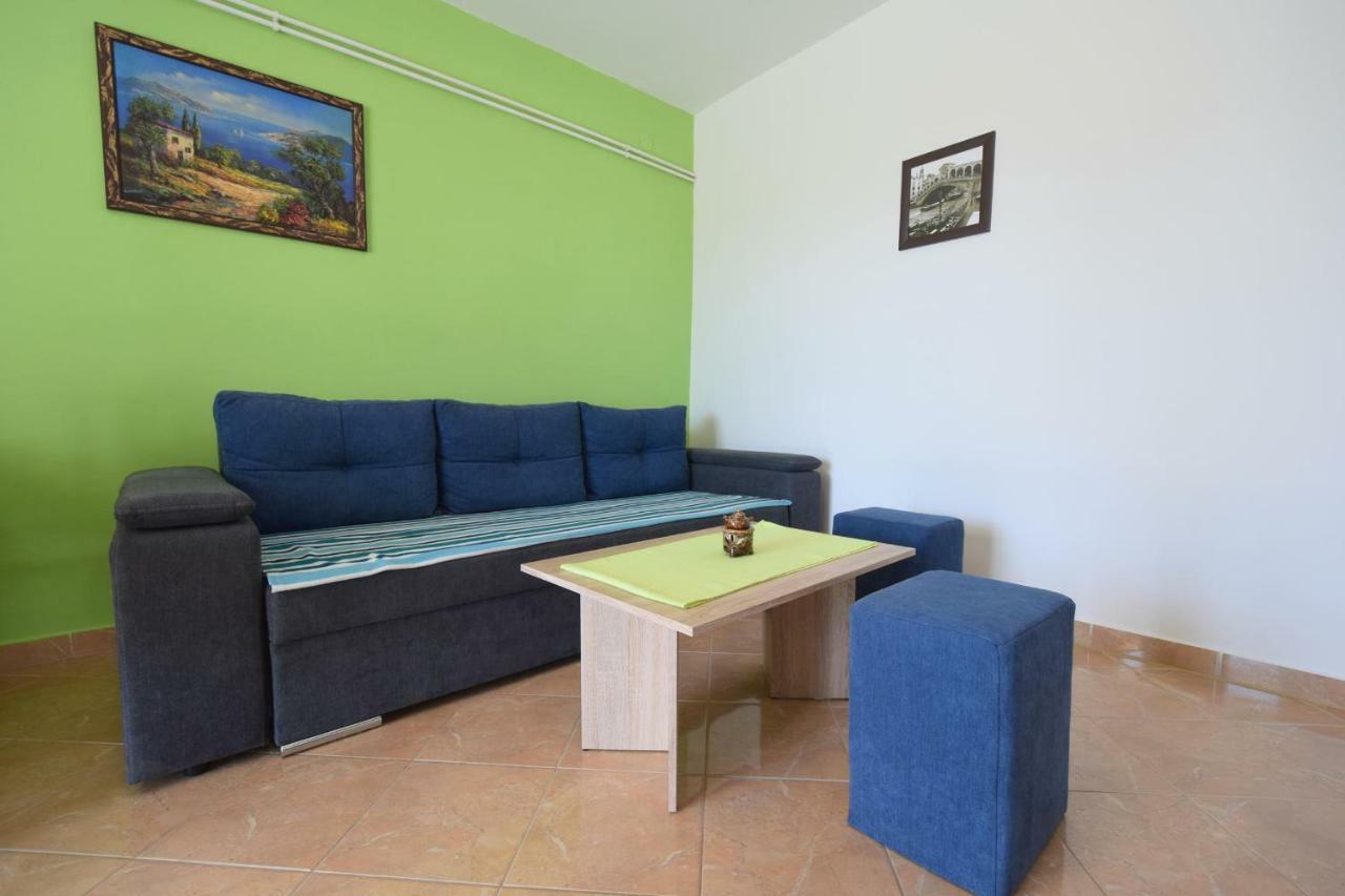 Apartments Anka Krk Town Exterior photo