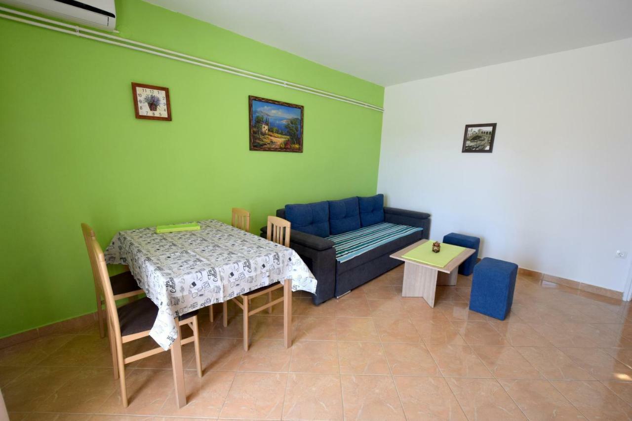 Apartments Anka Krk Town Exterior photo