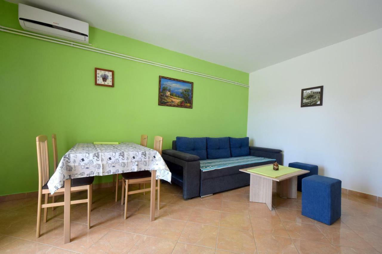 Apartments Anka Krk Town Exterior photo